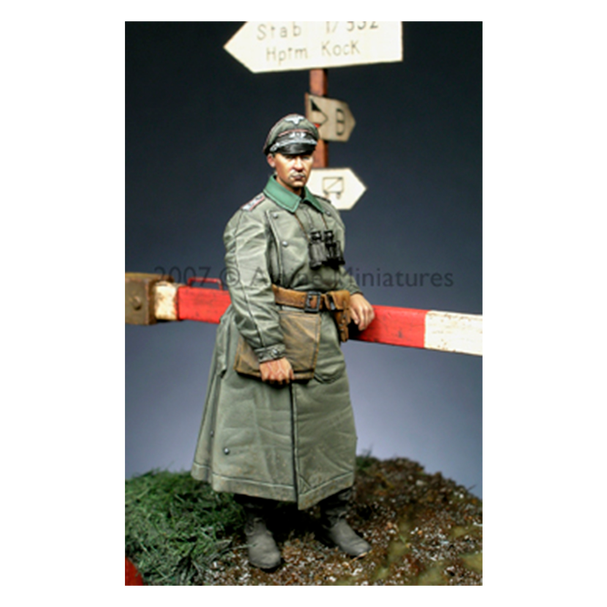 Alpine Miniatures – WW2 German Officer #1 1/35