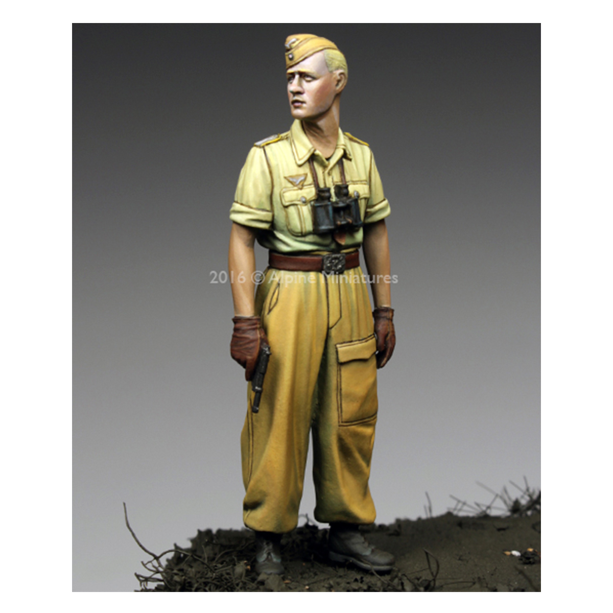 Alpine Miniatures – Officer 1st FJ Division in Italy 1/35