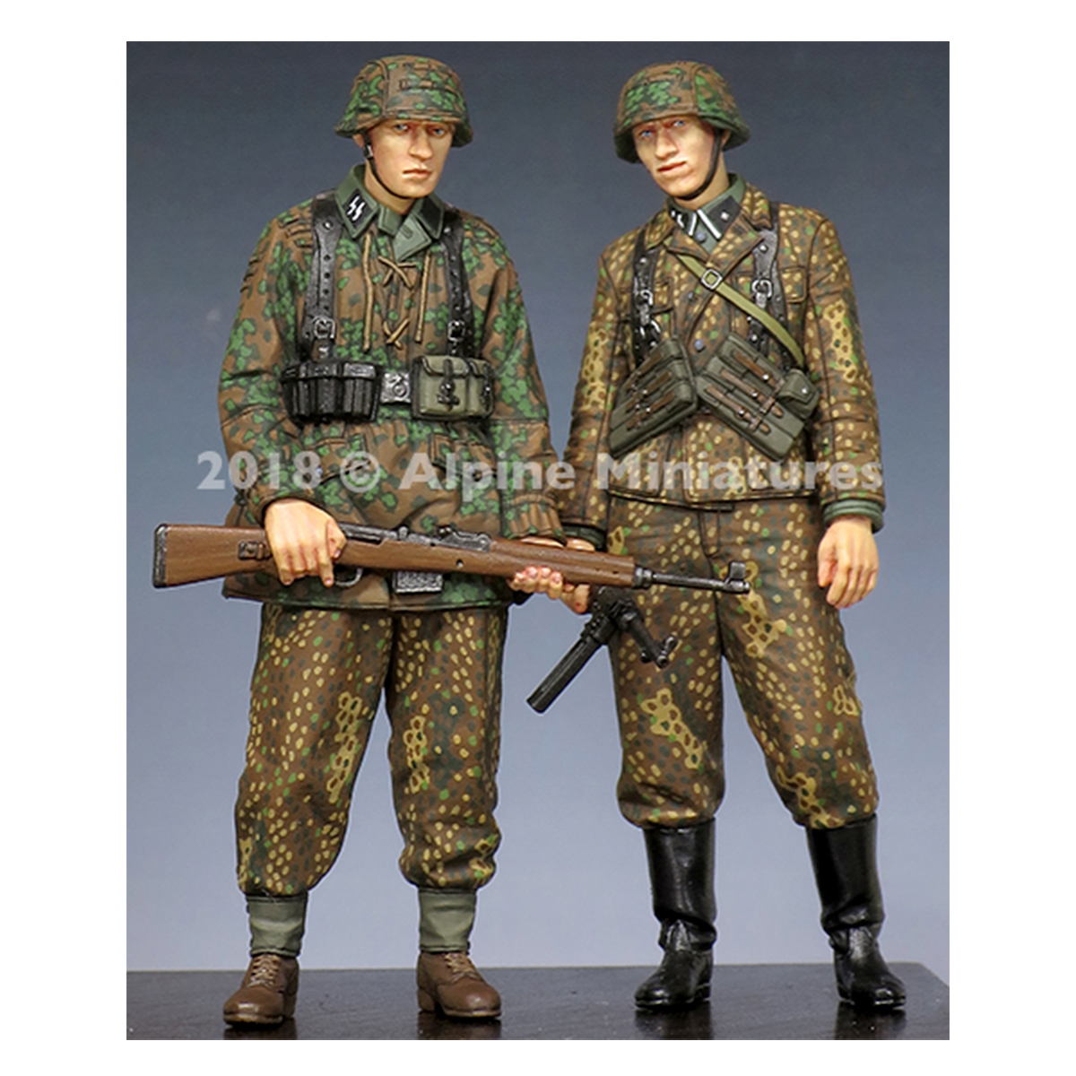 Alpine Miniatures – WSS Grenadiers 44-45 Set (2 figs) 1/35