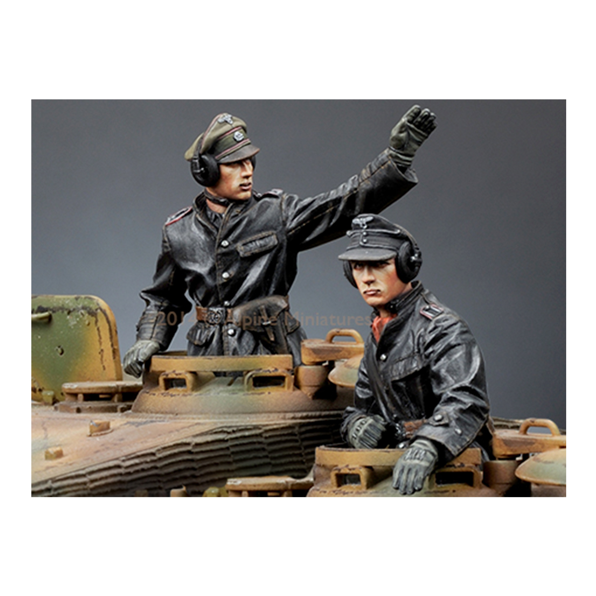 Alpine Miniatures – SS Panzer Commander Set (2 figs) 1/35