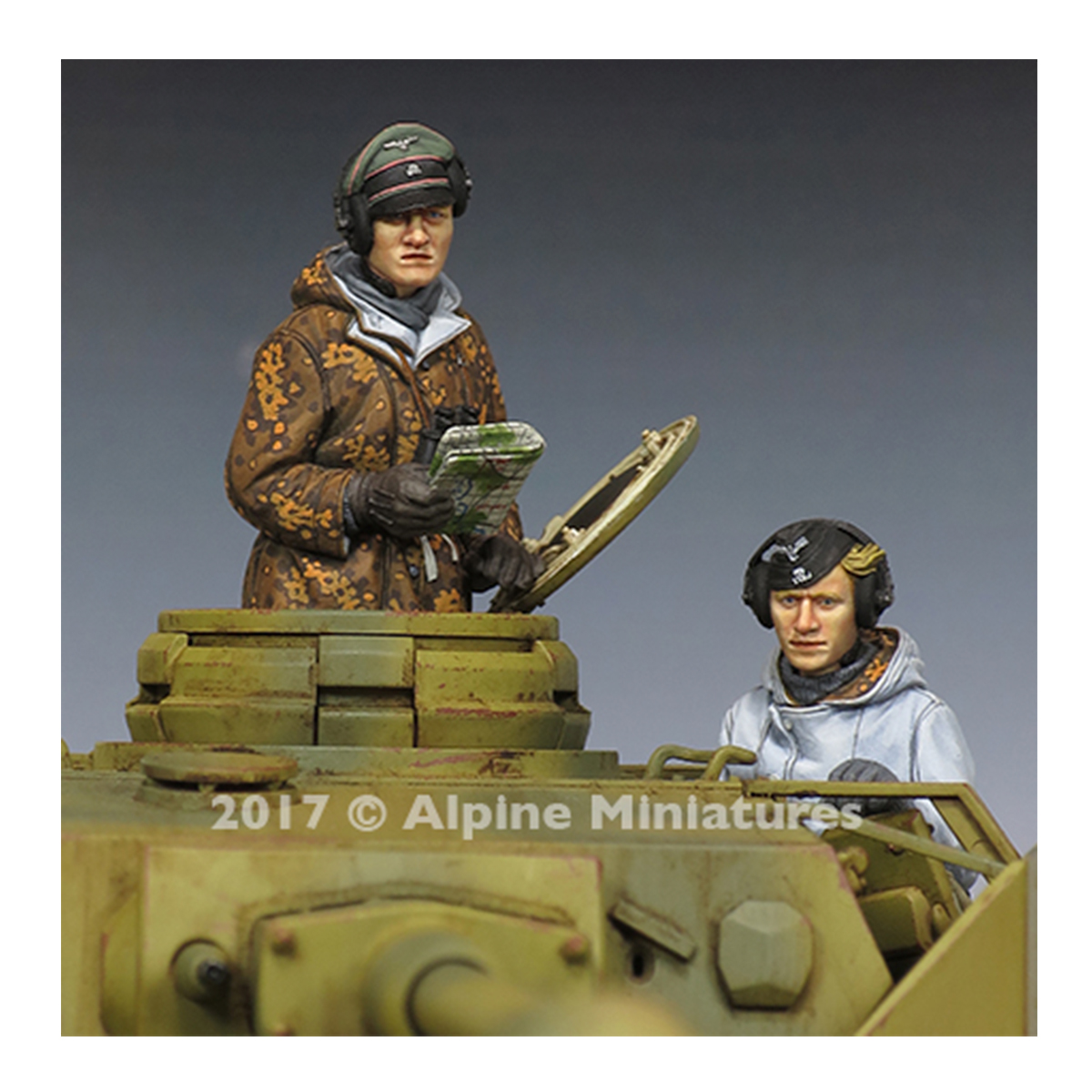 Alpine Miniatures – WSS Panzer Crew Winter Set (2 figs) 1/35