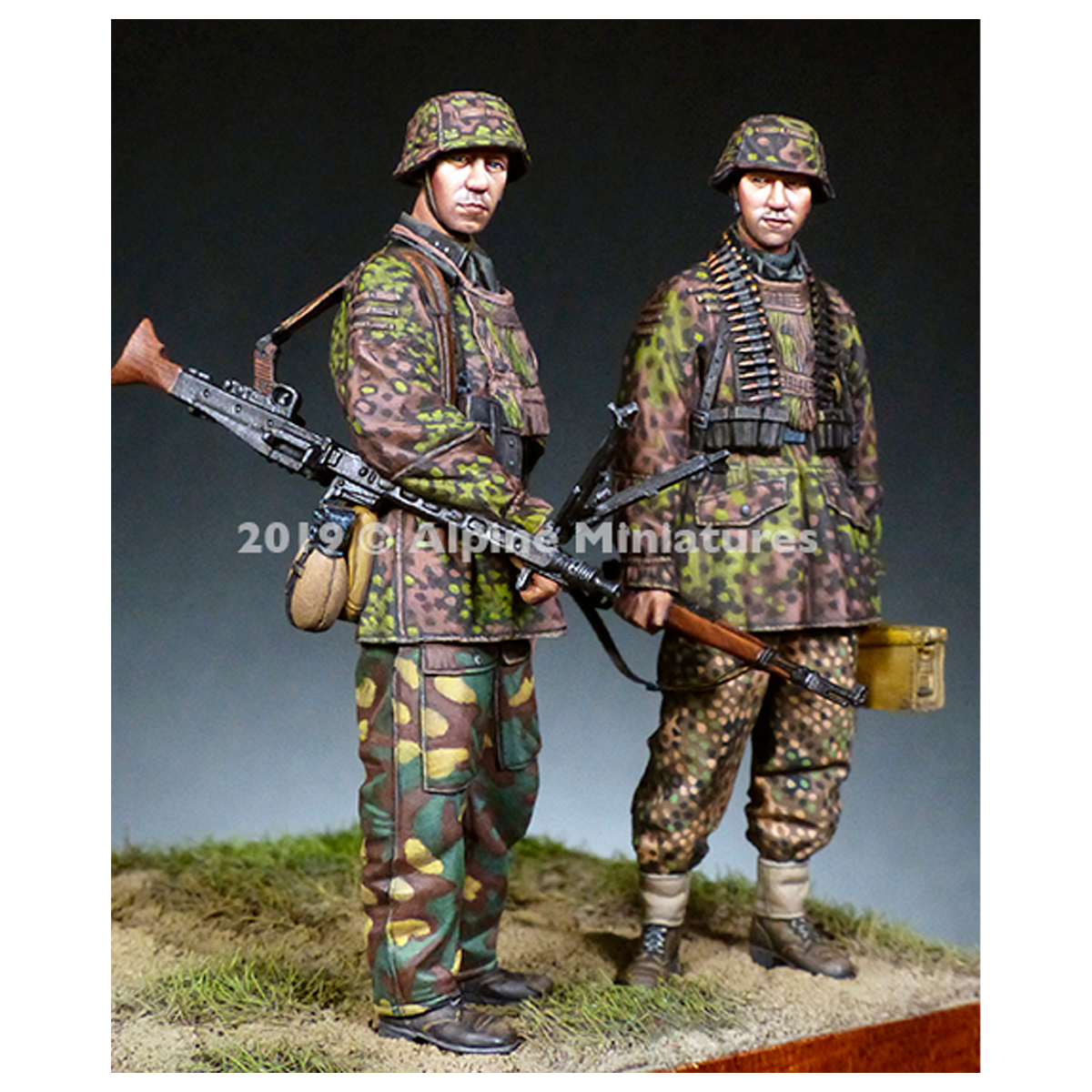 Alpine Miniatures – MG Team 12 SS “HJ” (2 figs) 1/35