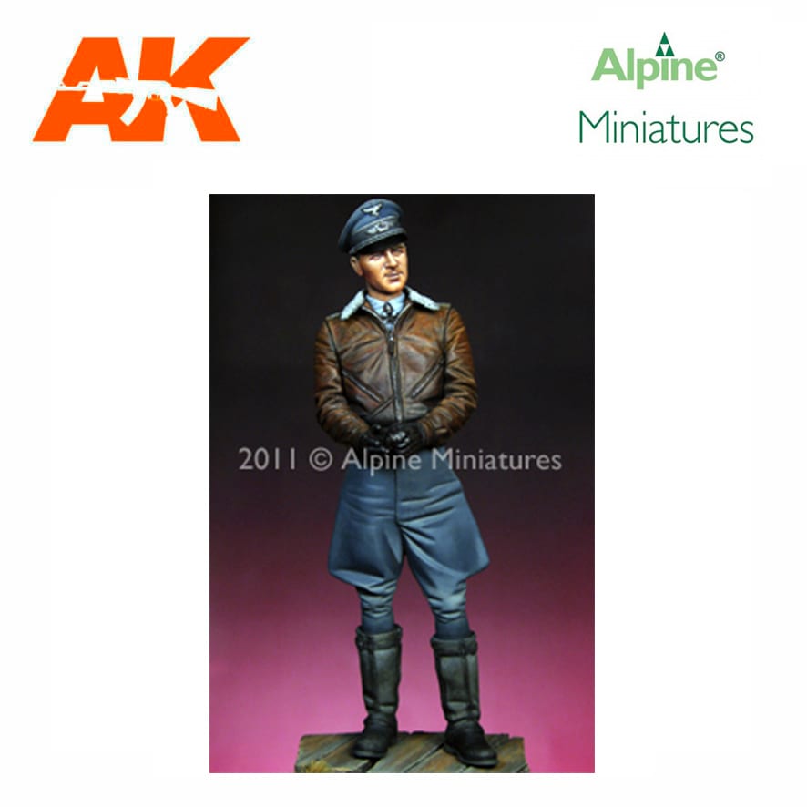 Alpine Miniatures – Luftwaffe Ace Werner Molders (1/16)