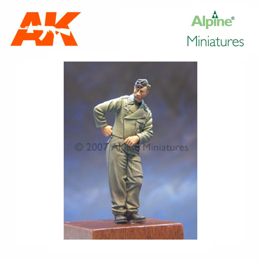 Alpine Miniatures – WW2 German Tanker in Summer 1/35