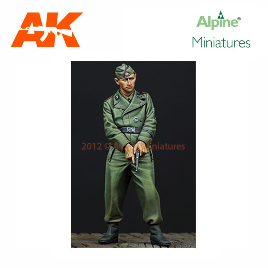 Alpine Miniatures – WSS AFV Crew with Pistol 1/35