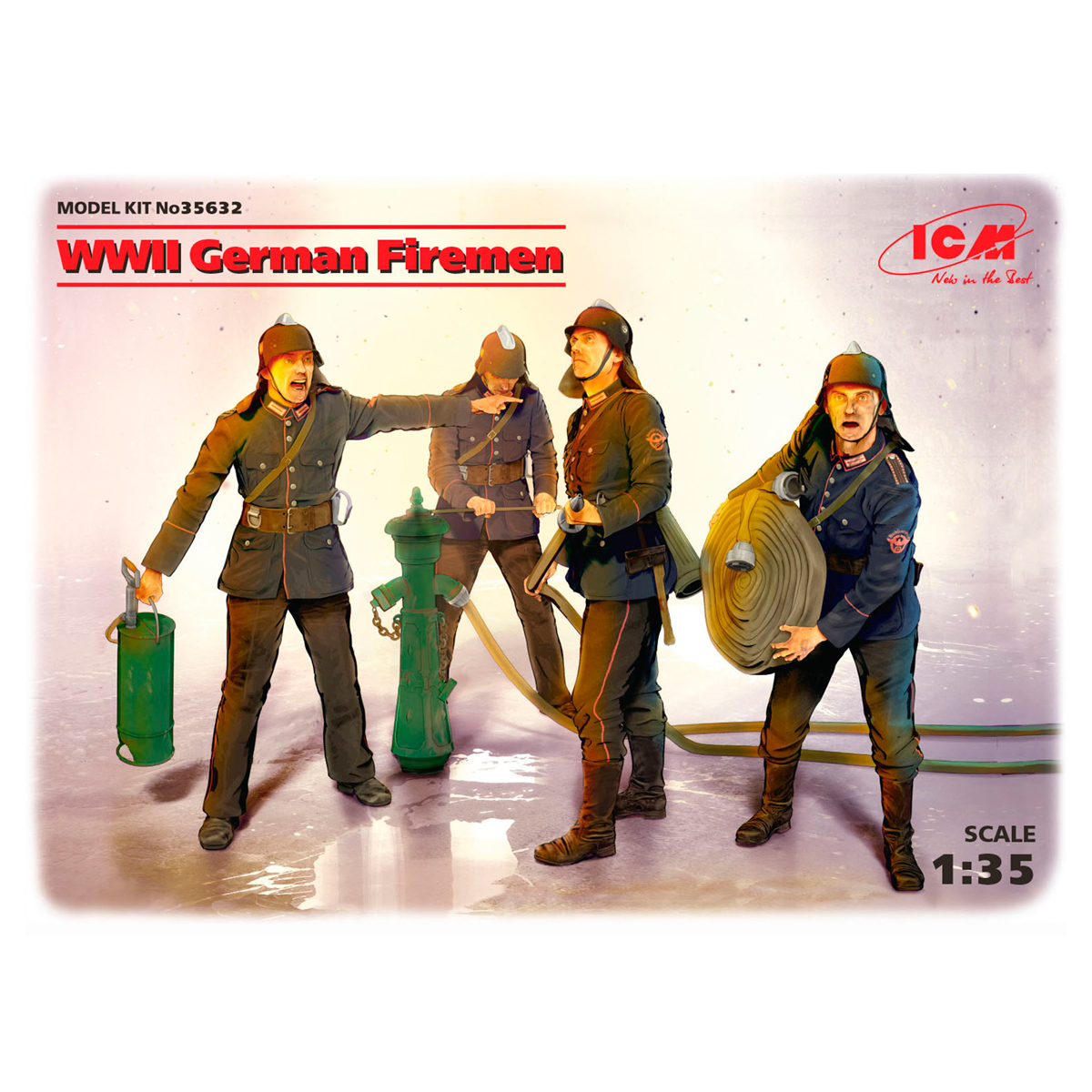 WWII German Firemen (4 figures) 1/35