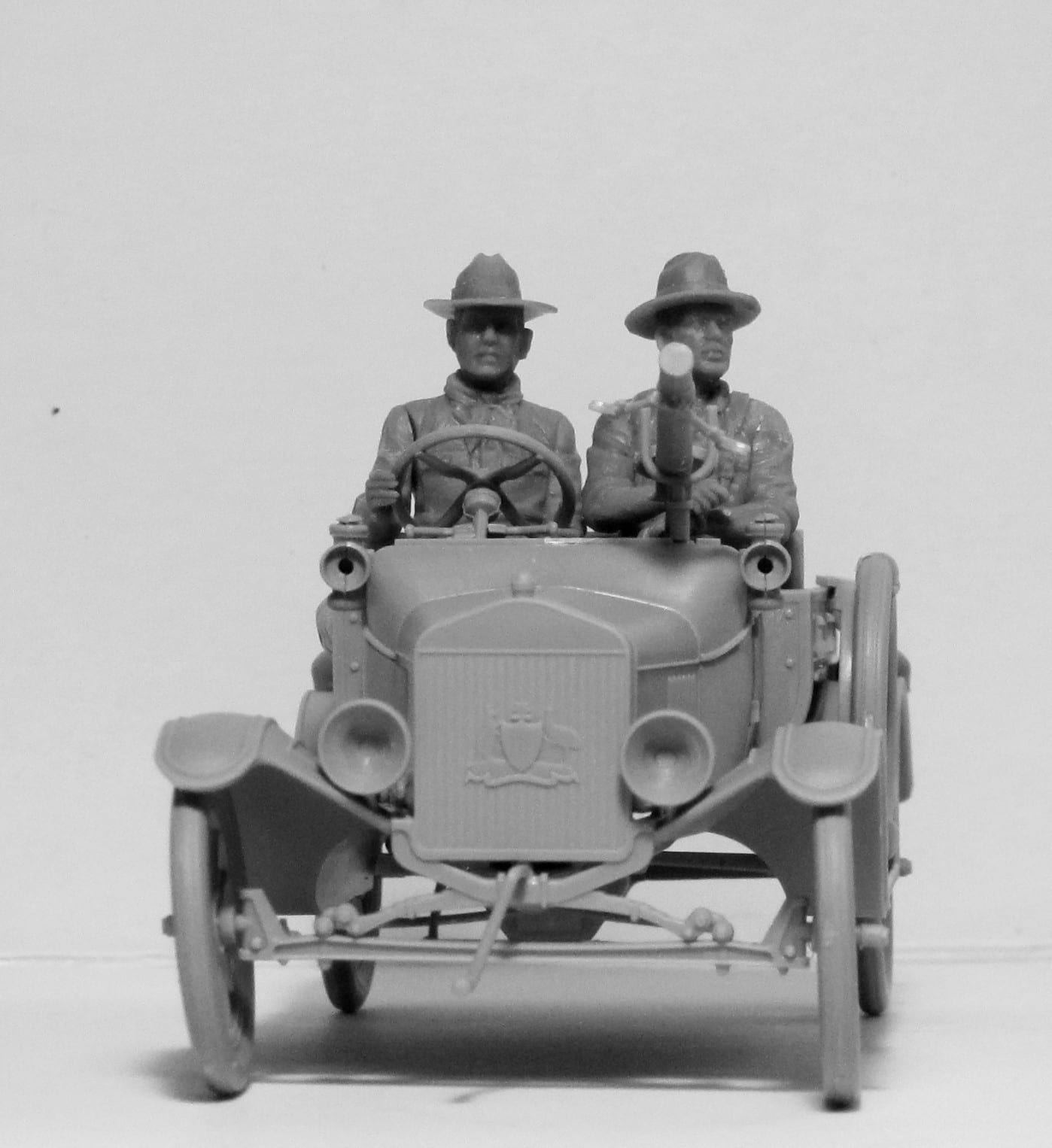 ICM 1/35 ANZAC Drivers 1917-1918 # 35707 