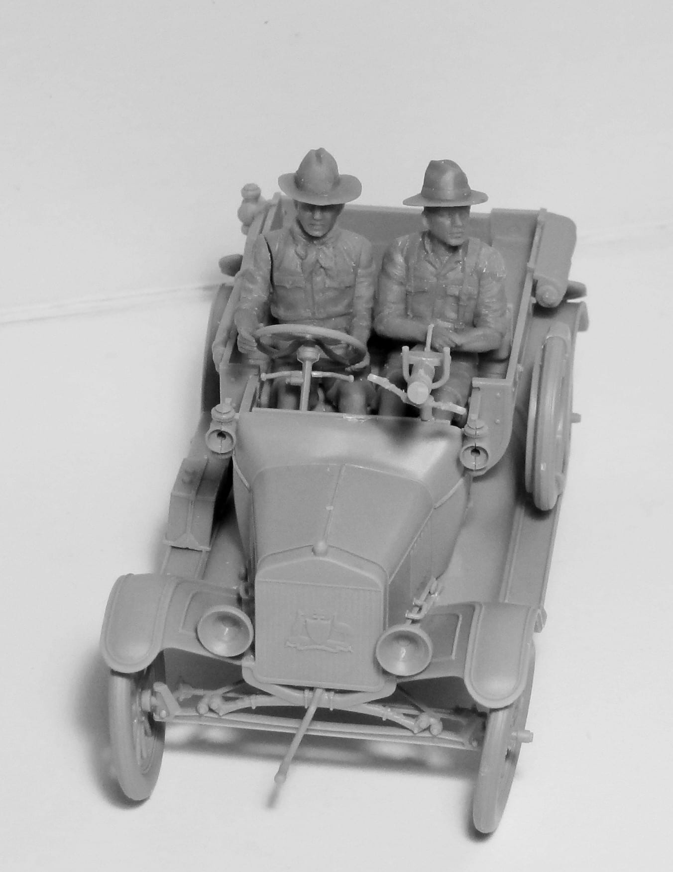 ANZAC Drivers ICM 35707 2 figures 1917-1918 - 1/35 SCALE MODEL KIT 