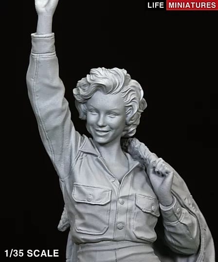 Life Miniatures Marilyn Monroe in Korea 1954 1/35th Unpainted figure kit 