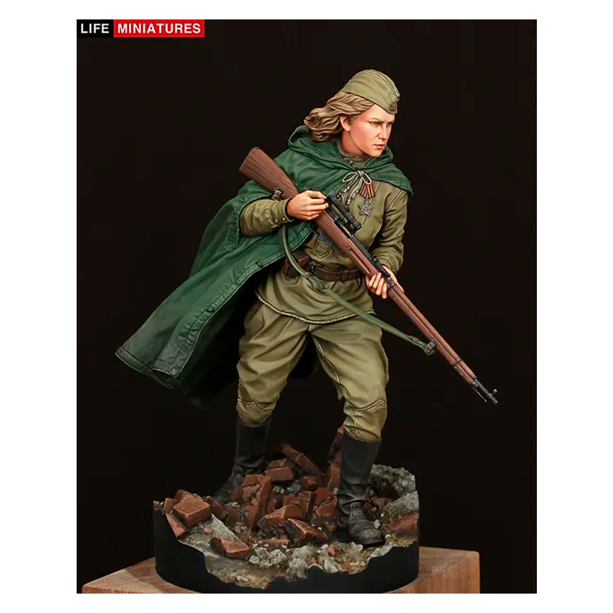 Life Miniatures – WW2 RED ARMY FEMALE SNIPER (1/16 scale)