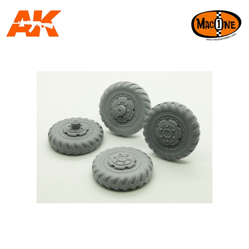 M3 Scout Car  Directional pattern tire wheels 1/35