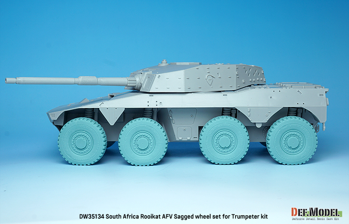 Trumpeter 1/35 South Africa Army Rooikat 8 Wheeled Armored Vehicle Model Kit 