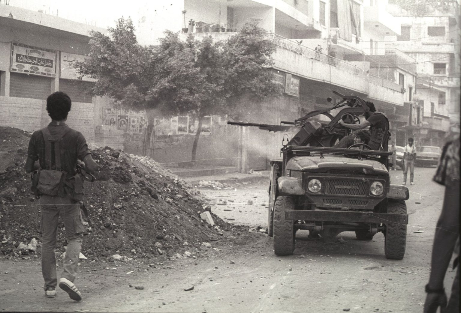 Buy FJ43 PICKUP WITH DSHKM 1/35 online for 36,95€ | AK-Interactive