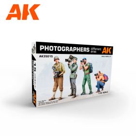 AK35015 PHOTOGRAPHERS (DIFFERENT ERAS)
