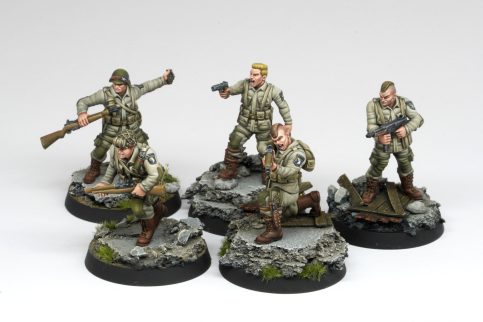 003- Compaคia Easy_5 Figuras
