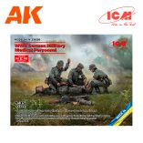 ICM 35620 WWII German Military Medical Personnel (100% new molds)