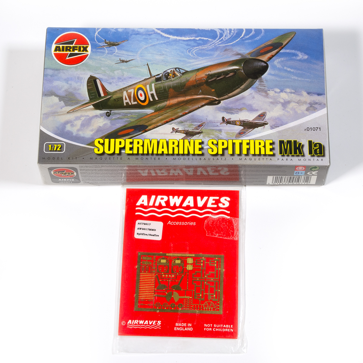 PACK VINTAGE AIRFIX Supermarine Spitfire Mk.Ia 1/72 with AIRWAVES photoetch details set