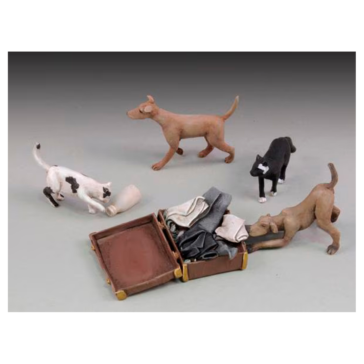 Dogs and cats 1/35