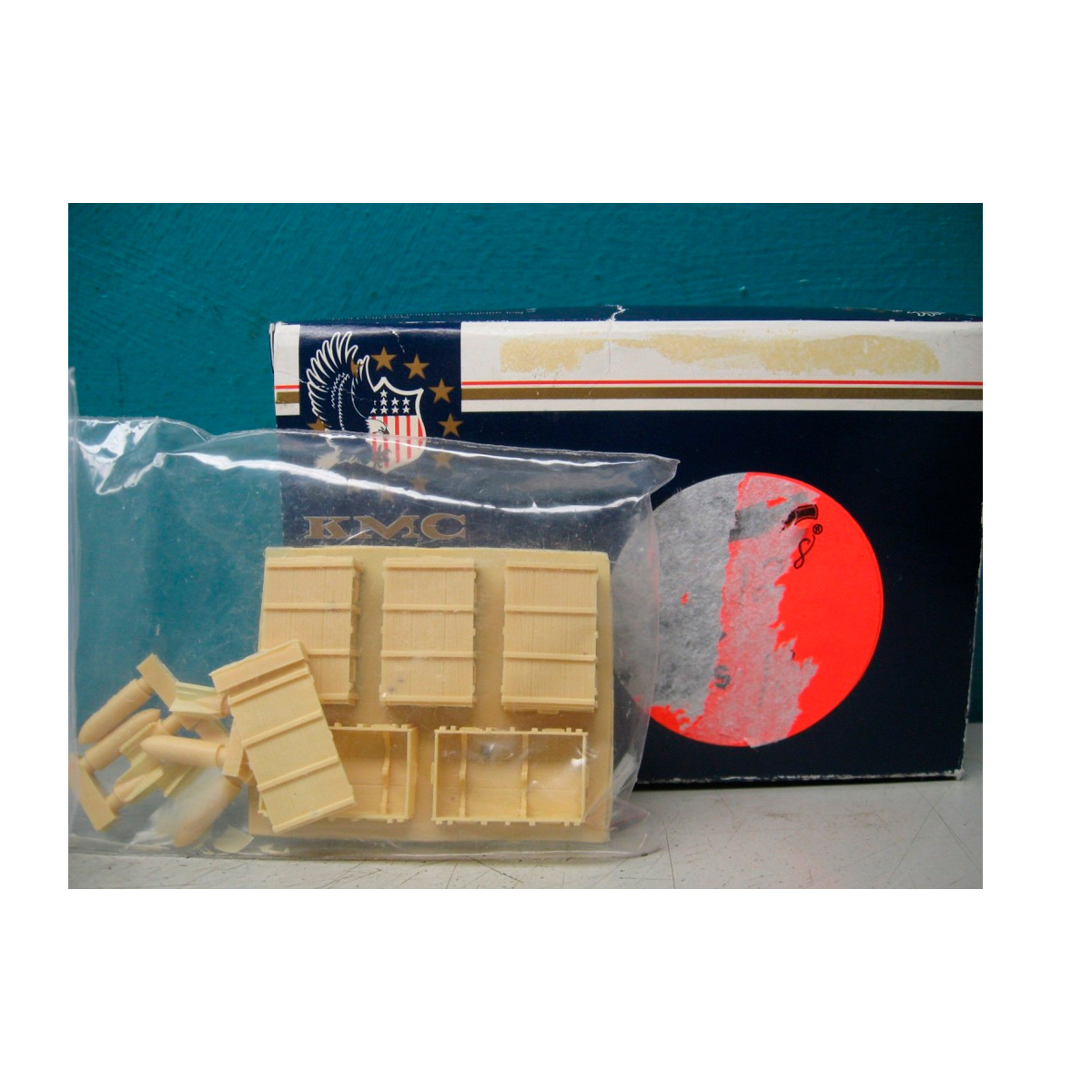 KMC 1/48 SC50 Luftwaffe Bombs and Crates WWII detail set